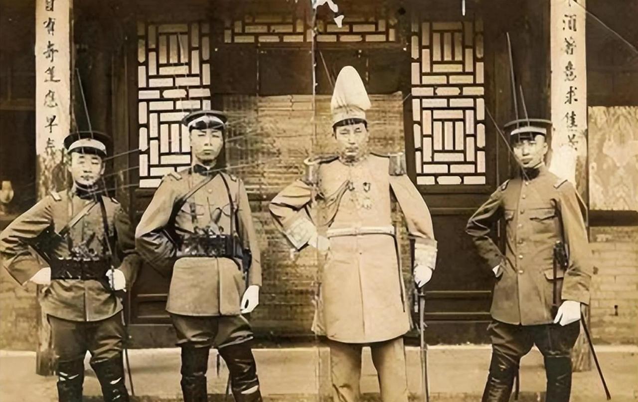1912至1935年间，四川军阀混战不休，23年大小战事470余场，年均约20次