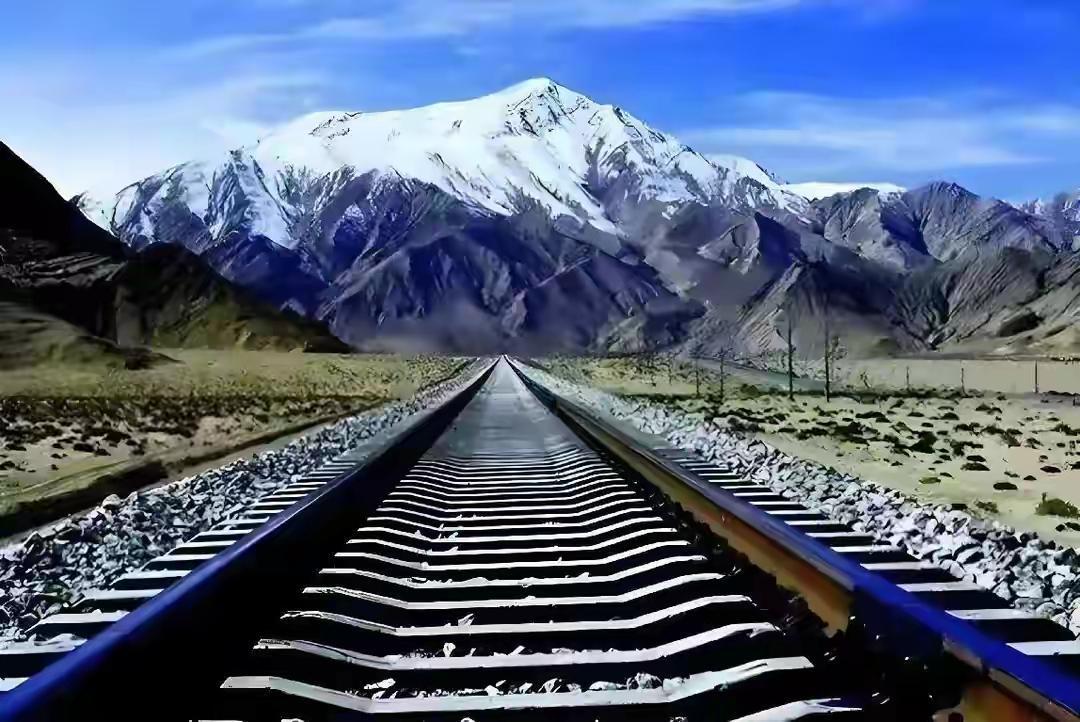 西方专家直言养不起，中国为何坚决砸3600亿，也要建成川藏铁路？西方只算“商