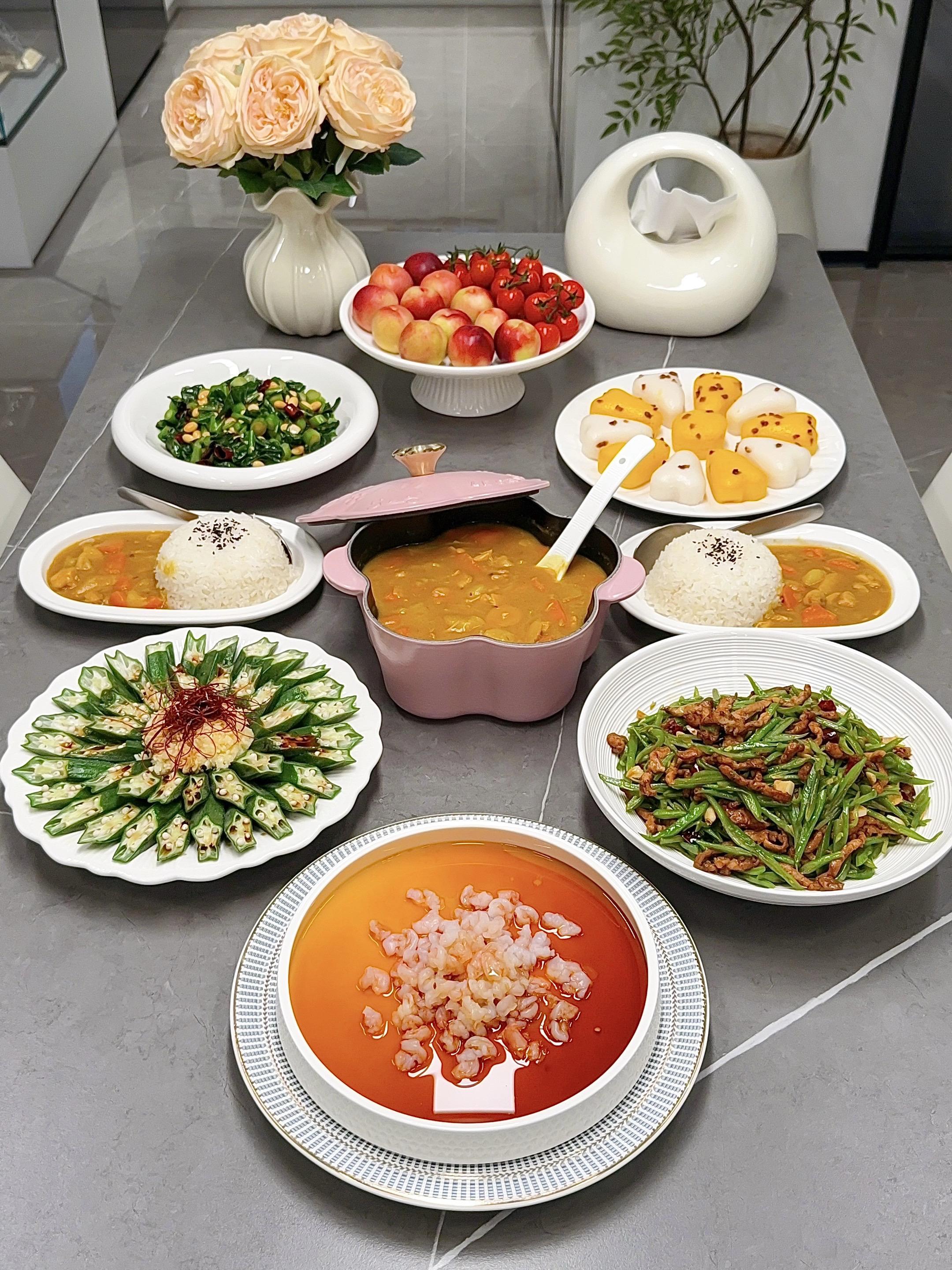 生活的浪漫，藏在一日三餐里🌷。🌈今日菜单分享：  ❶ 咖喱土豆鸡 ...