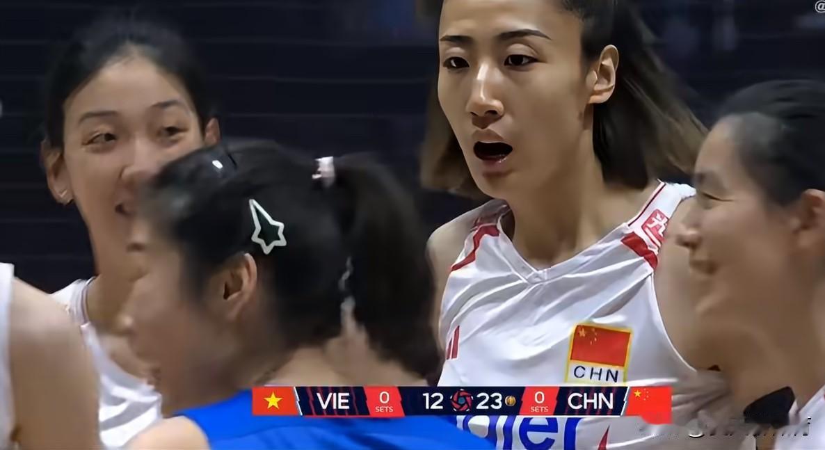 吴梦洁回归后，我们中国女排的战术感觉都出来了！这就是核心球员都作用吧，第一局打越