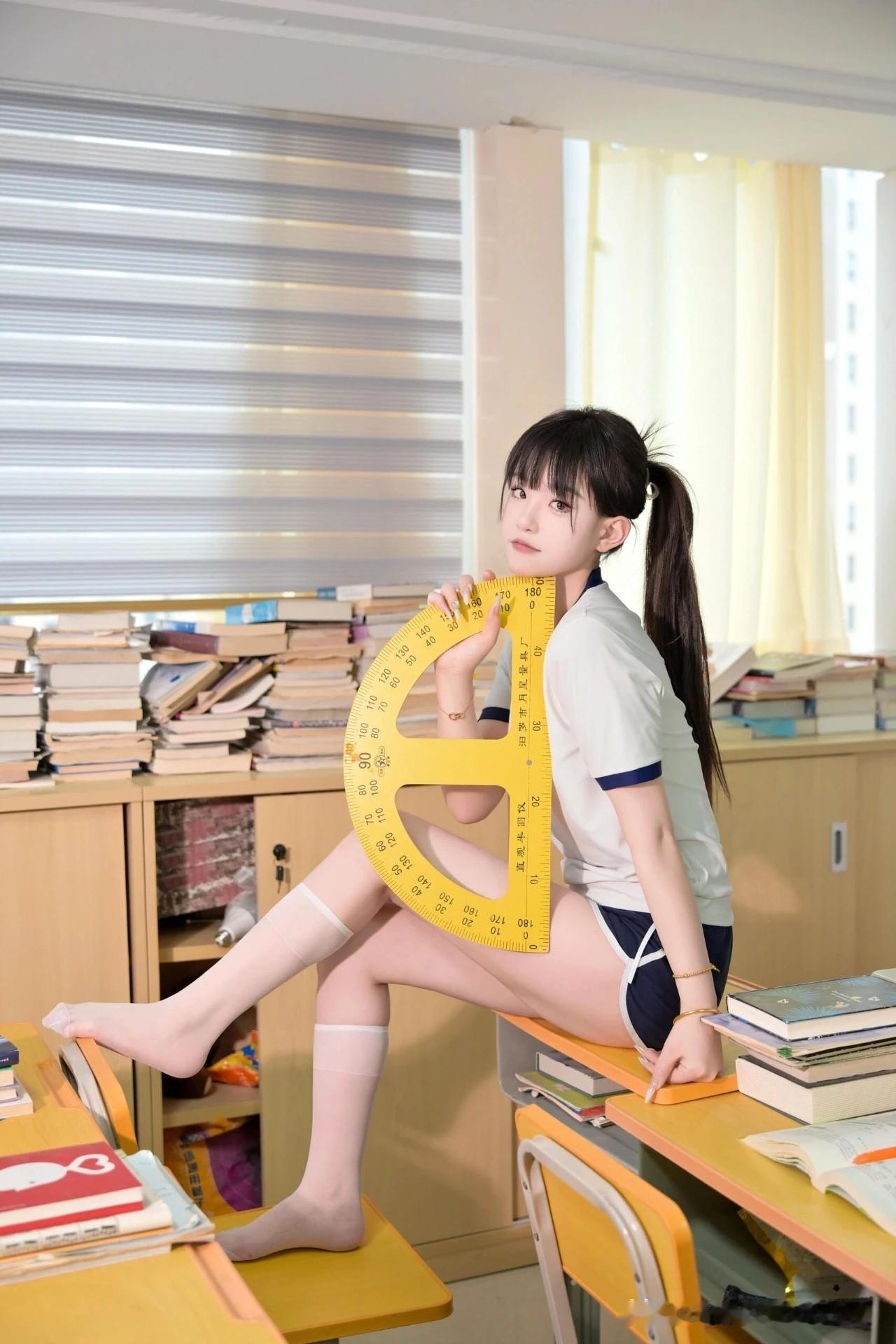 元气少女的午后时光太可爱啦！夏日的元气少女纯真少女感少女的感满满甜美元气感