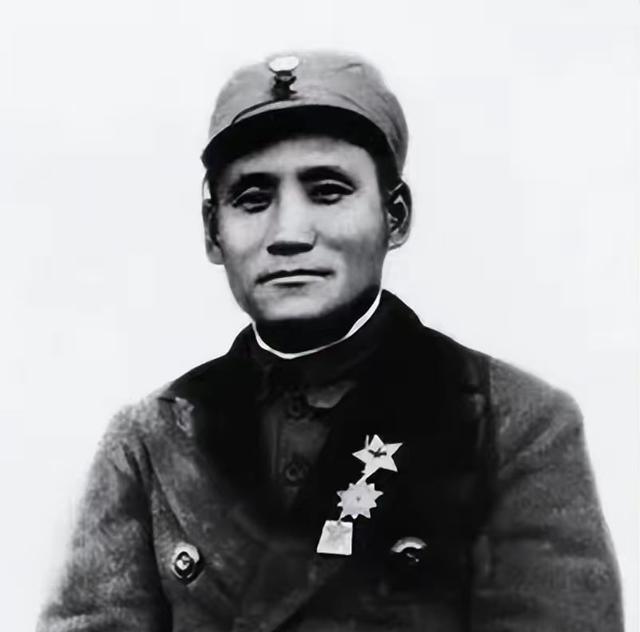 1987年何长工病逝，陈士榘悲叹：他早就是军长，解放后职务太低了何长工，原名