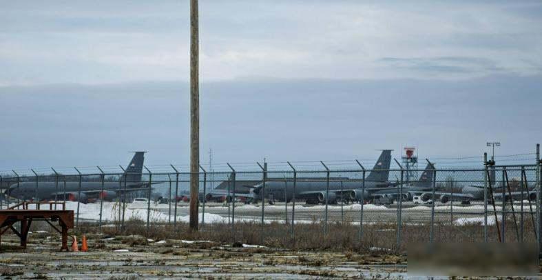 中国拒绝美国要求，继续买委内瑞拉石油：美军突袭，抢走中国石油美国海岸警卫队最近