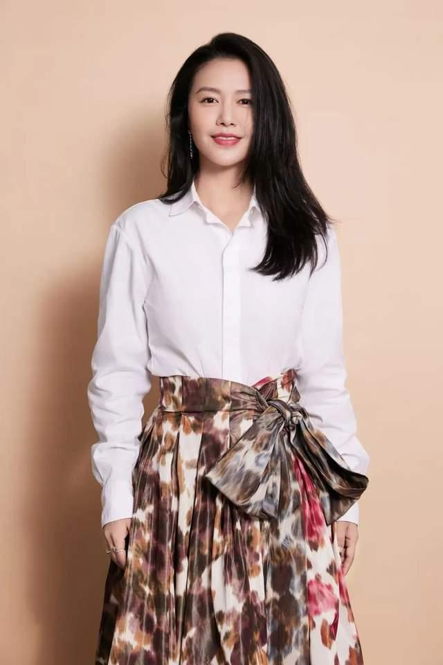 谭维维的刺，被老公的后台蹲守揉化了！这才叫治愈谭维维从前是带刺的小霸王：父亲