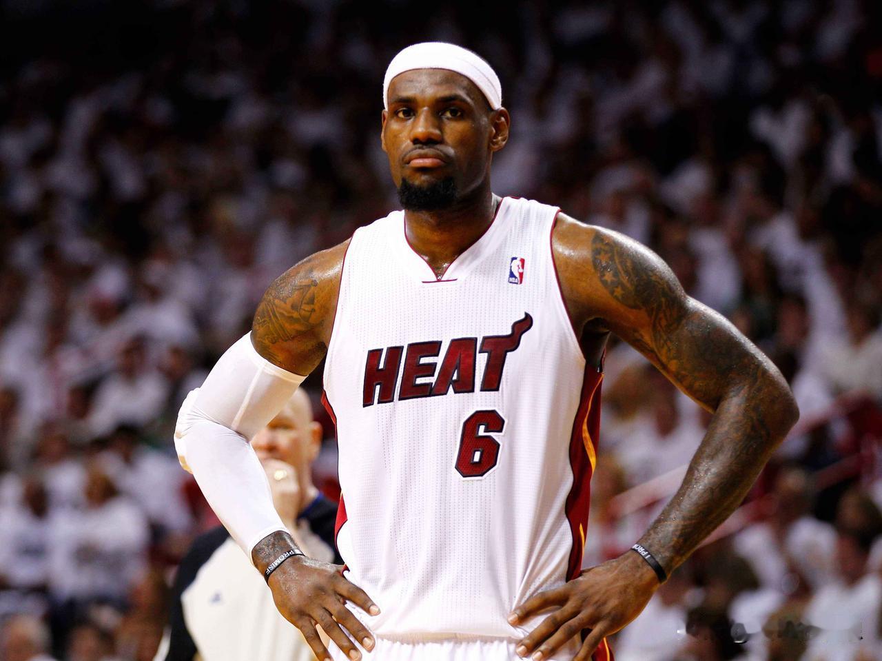 现役NBA十大巨星个人最强赛季表现排名！大家认同吗？1.詹姆斯巅峰赛