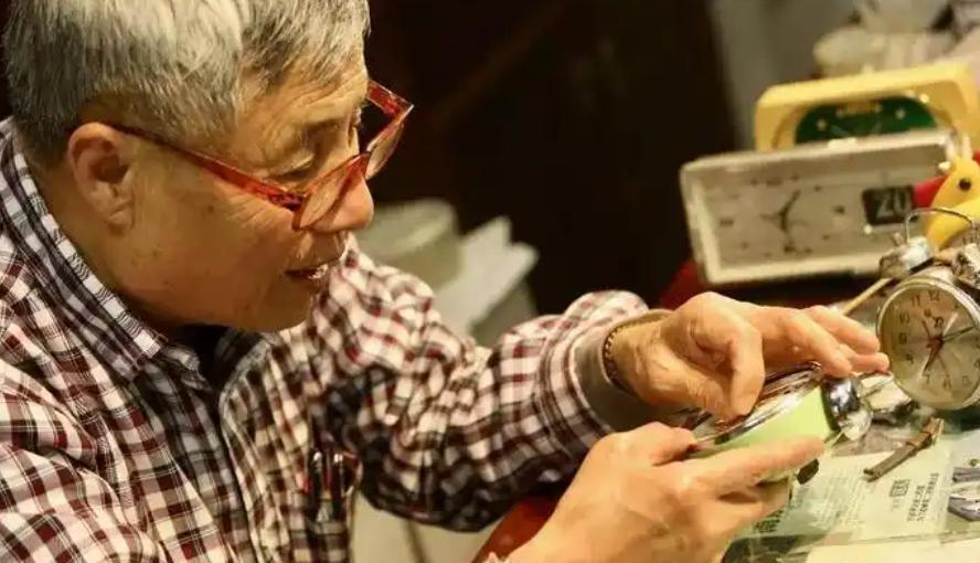 “6物不送人，子孙人上人”：老祖宗的送礼智慧，看完再也不踩坑6、老人面前别送钟