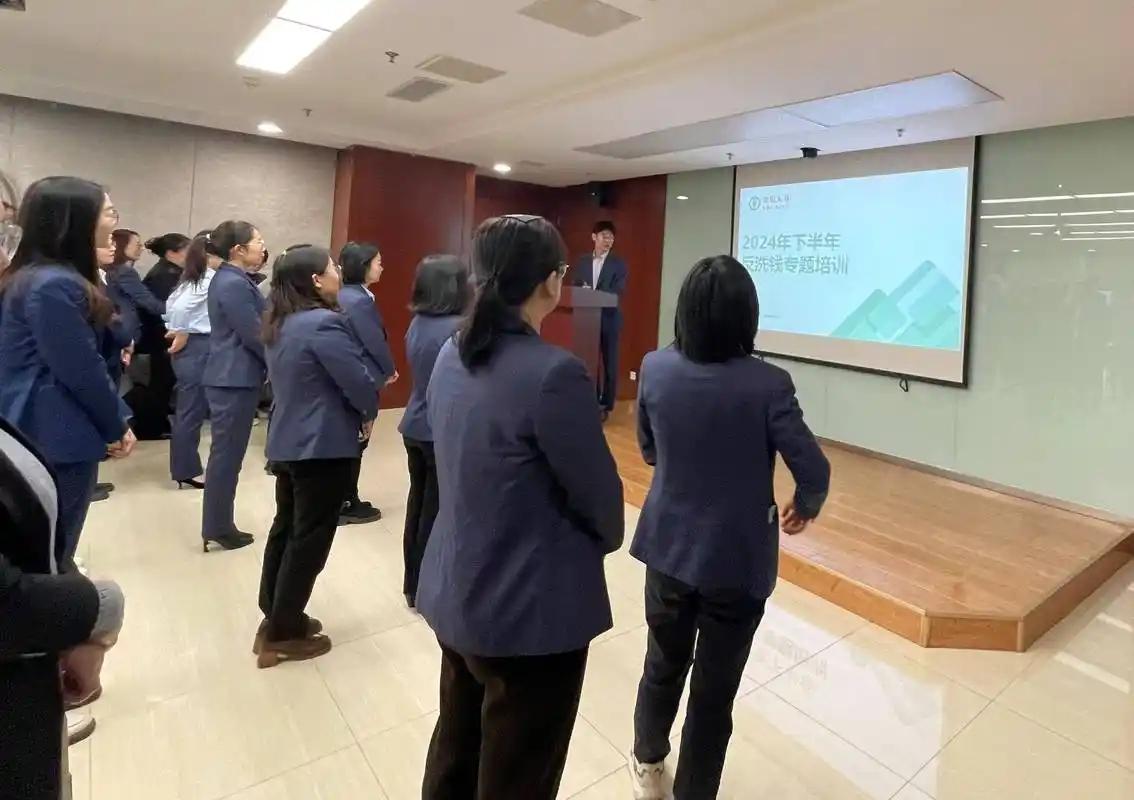 7年跑了700万人！保险代理人这碗饭，怎么突然不香了？ 2026年一季度偿付