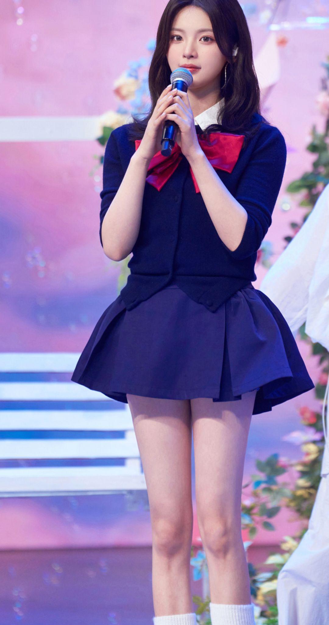 杨超越甜美学院风，青春又活力！🎀你种草了吗？