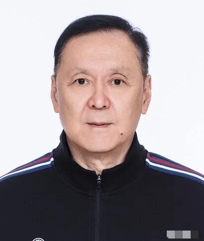 或许有时候“德高望重”，真的可以肆无忌惮。昨天辽宁队跟天津队比赛的第四节，因为裁