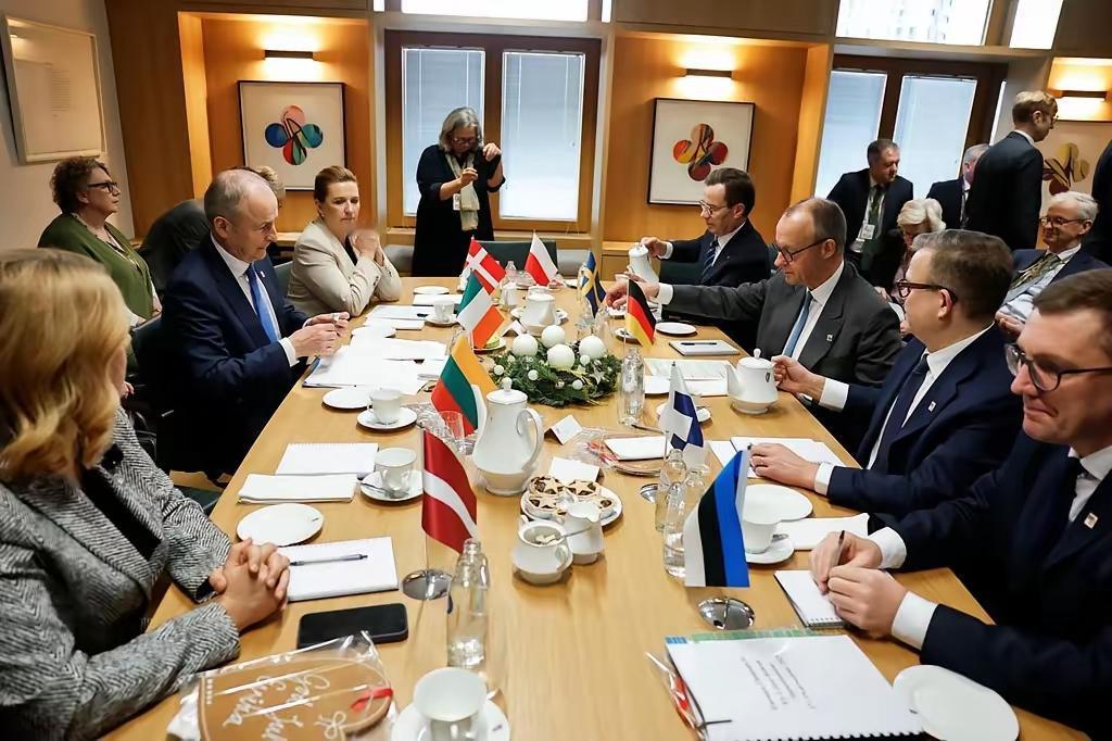 今天，明天！欧盟峰会。波兰：今天不出钱，明天就出血！欧尔班还在搅，菲佐已经靠