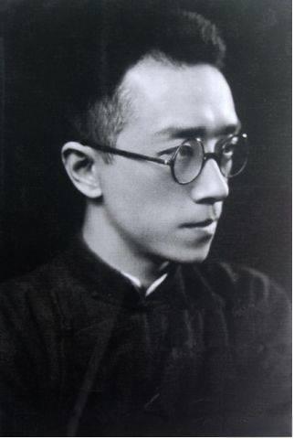 1927年，当胡适在回国途中初闻国内“清党”的消息时（即四一二反革命政变），他宁