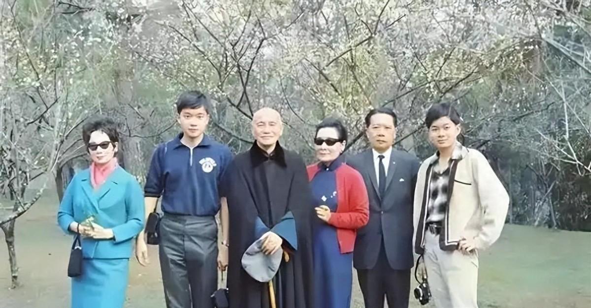 1960年代宋子安胡其瑛专程到台北看望三姐宋美龄，留下珍贵的罕见合影1955年