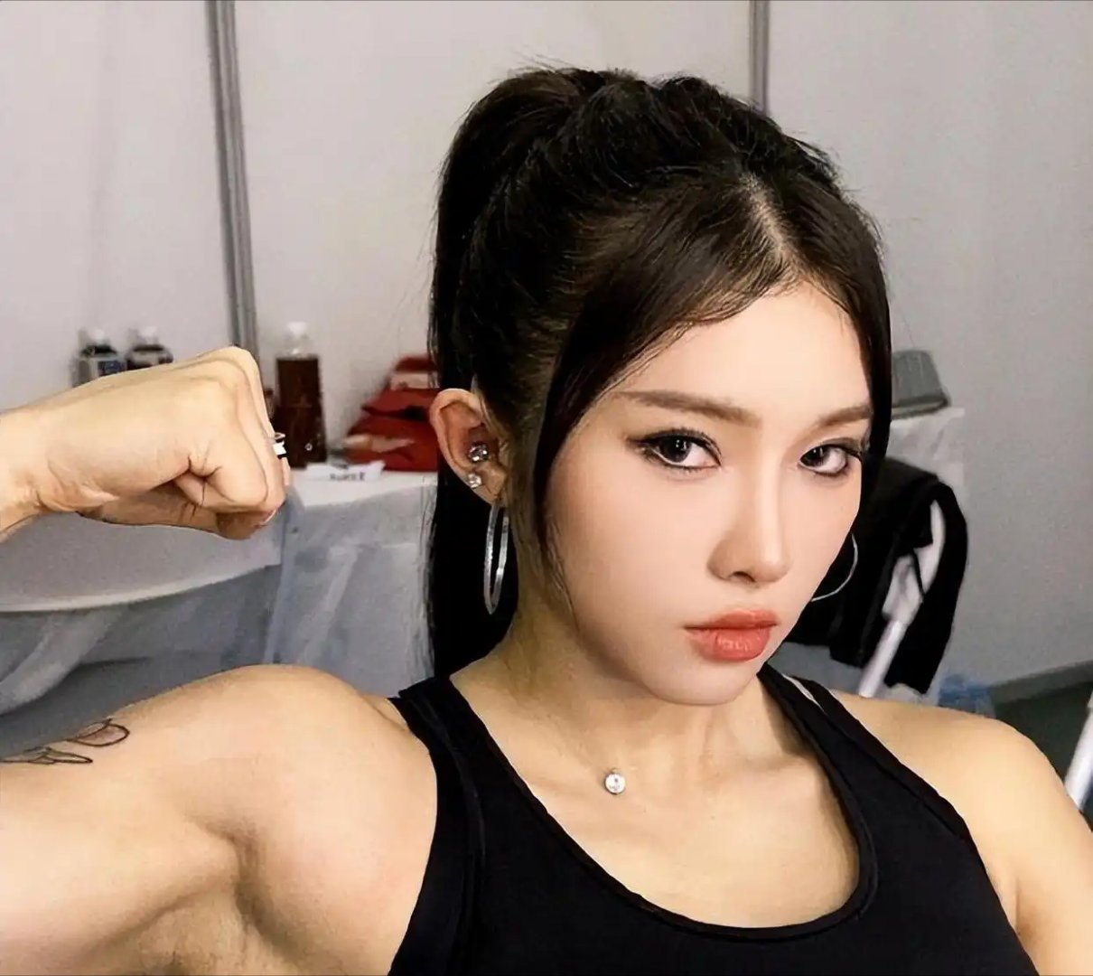 2025年11月19号中国著名国家田径运动员吴艳妮昨天上午早上2025年11月1