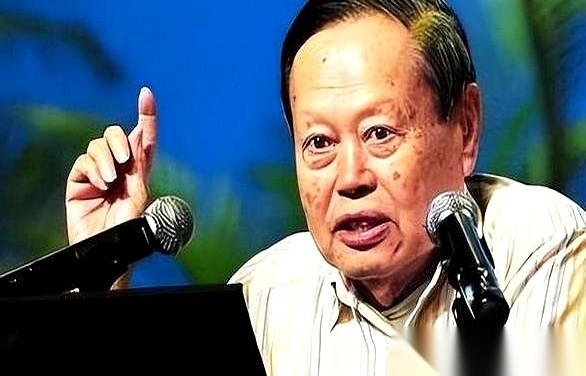 美国人当年放走杨振宁,可能真是他们犯过最大的一个战略失误。他们自以为算盘打得精