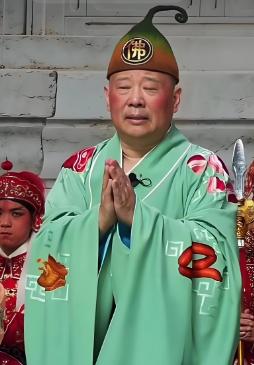 后续来了，郭德纲篡改“红歌”处罚结果出来了，对他本人似乎影响不大，承办活动的