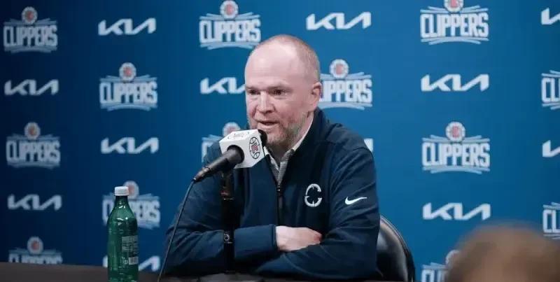 NBA情报局7月18日讯比尔买断加盟快船这出戏刚敲定，记者SamQuin