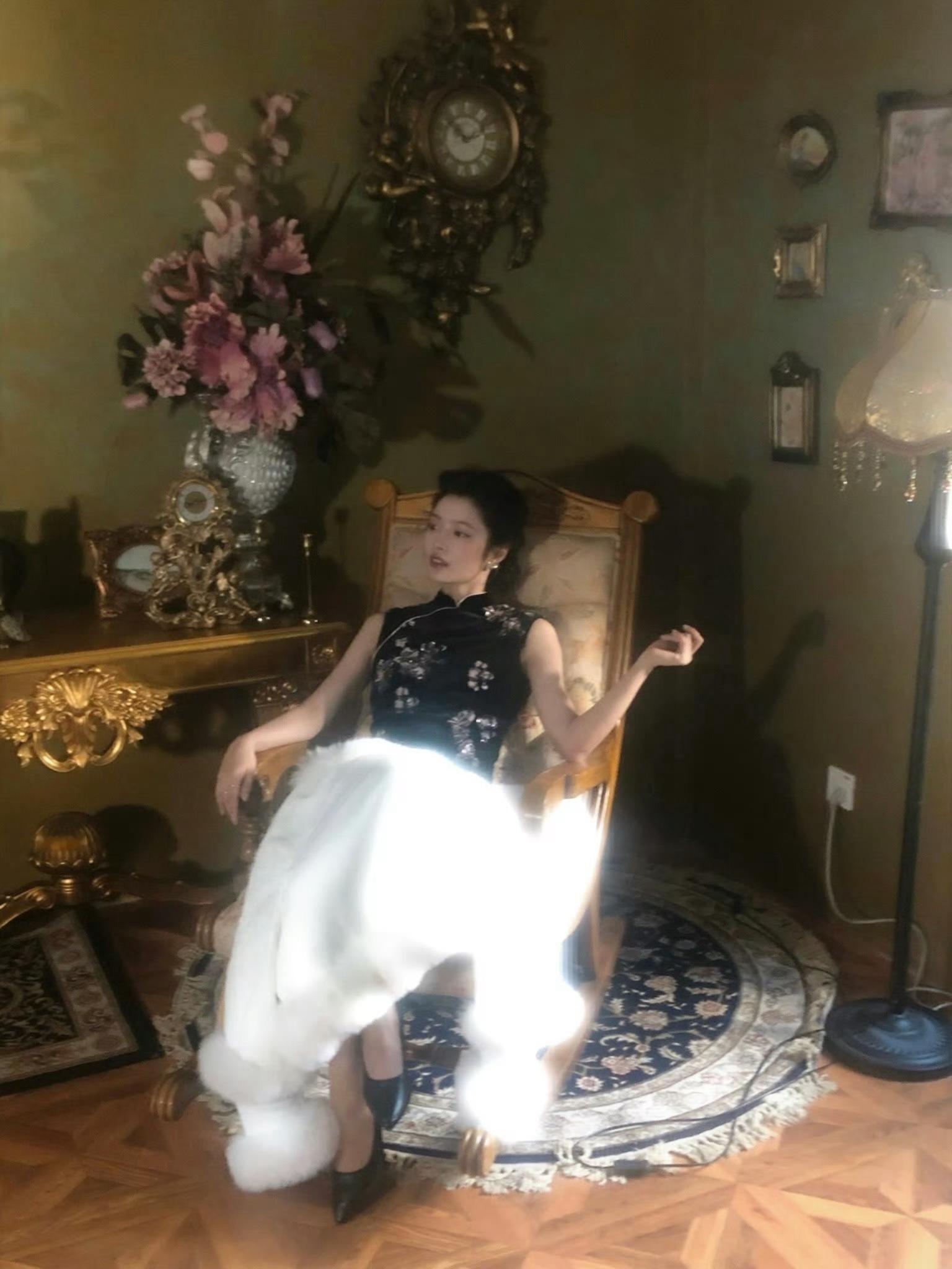 徐若晗民国造型妈咪级别救命！徐若晗这民国旗袍look直接把老上海风情焊在身上了