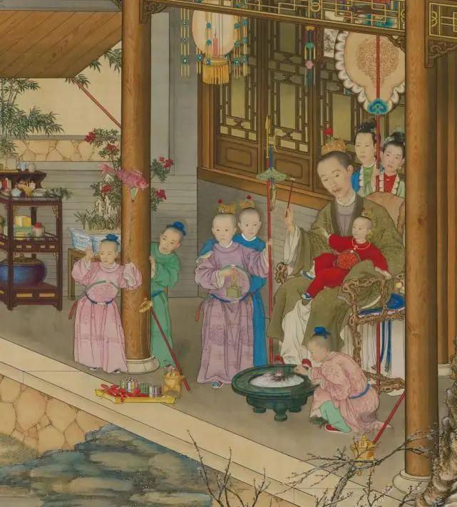 千万别被古装剧骗了！剧里的后宫娘娘，不管位分高低，宫殿里永远暖炉不息，一年四
