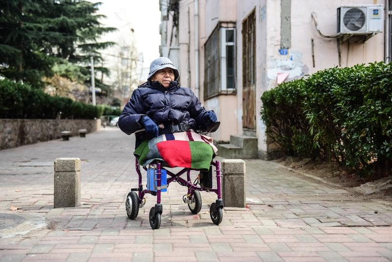 今天听七十多岁大爷聊天，真被震住了。他说人有三不怕就活明白了。第一不怕死，他觉得