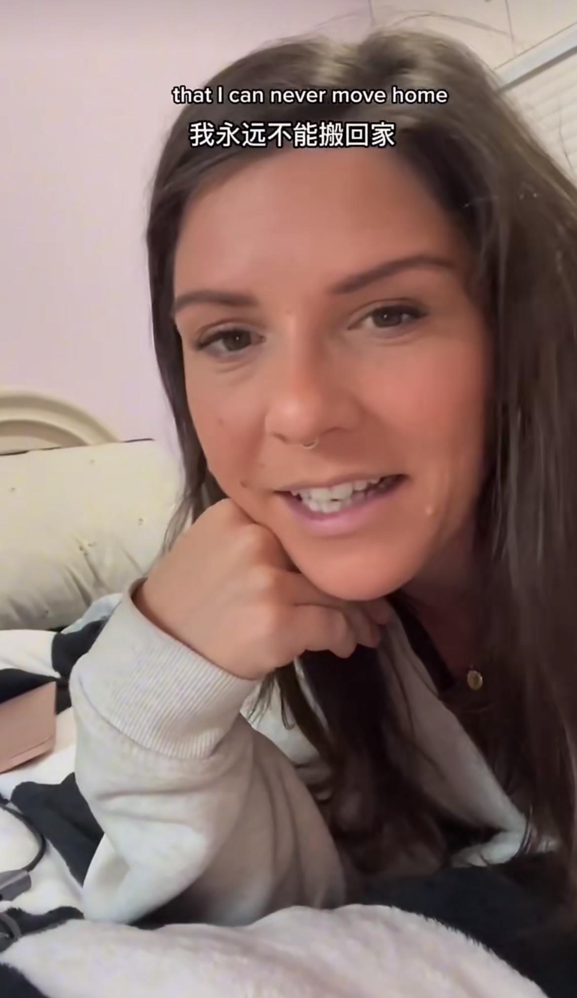 外国妹子坦言搬到中国之后很难适应回国的生活，每次一回国就非常焦虑，担心付不起房租