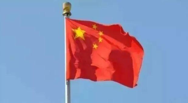 美国反华派认为，中国现政府跟清政府差不多，专制腐败，中国的所谓辉煌都是吹出来，中