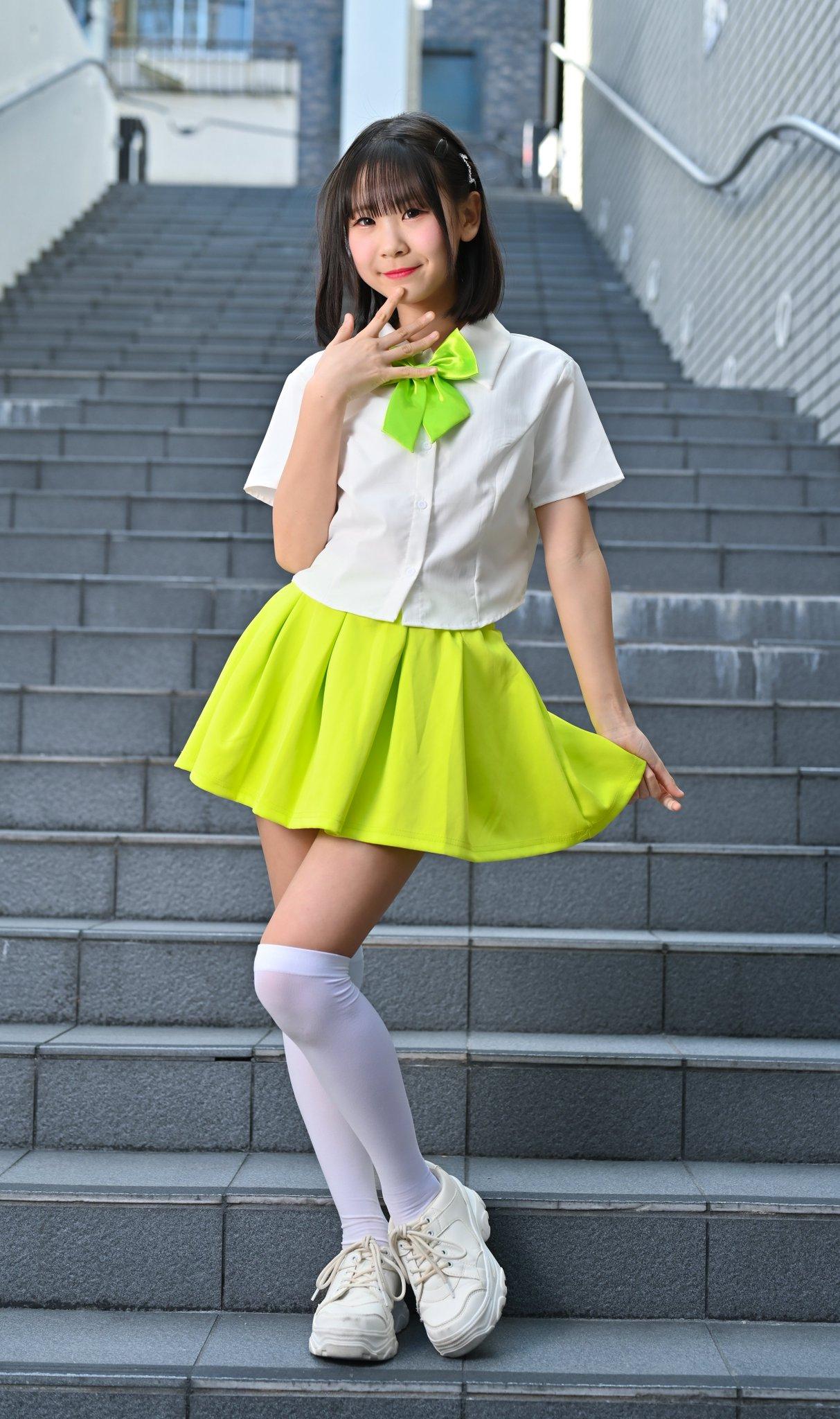 绿裙飘飘，步步生莲。