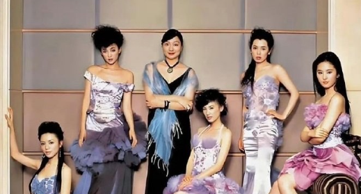 刘亦菲虽然不在C位，但还是一眼就看到了她