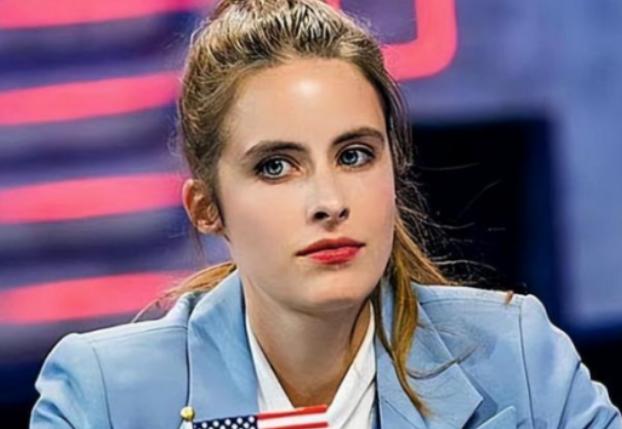 “不让我去中国找他，我就终身不嫁！”2021年，一位年轻貌美的美国女学霸无视父母