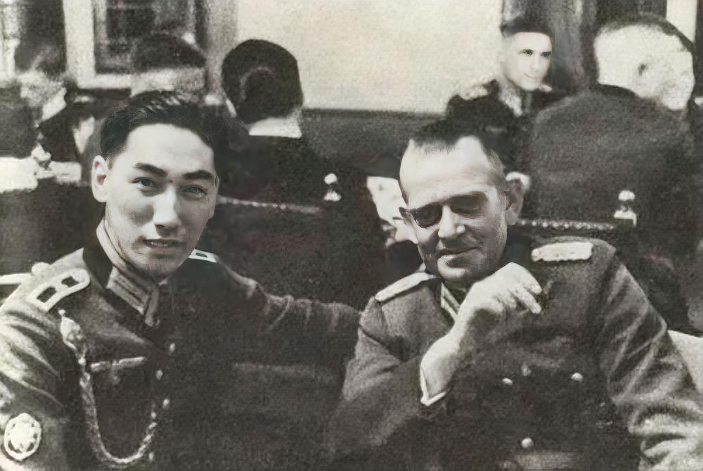 1997年，蒋纬国病逝，宋美龄派人查账，发现养了81年的儿子，身后竟是一堆债务。