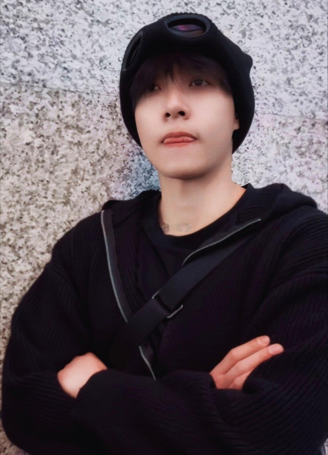 🍉古装宅斗题材小说《哀家不想听》影视化，拟定拍成短剧。男女主人选拟邀马小宇田
