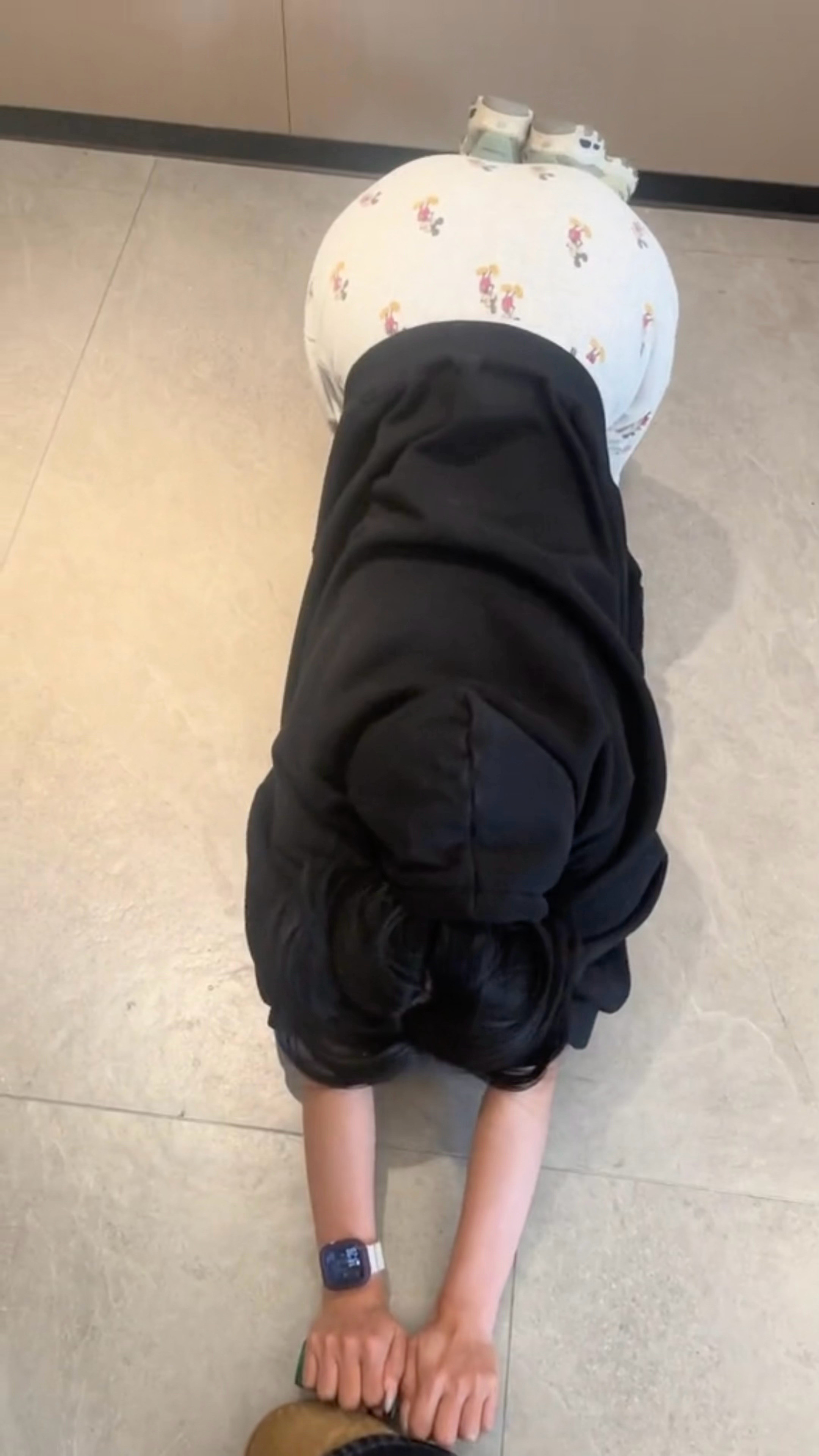 非要展示一下健身一个月的力量