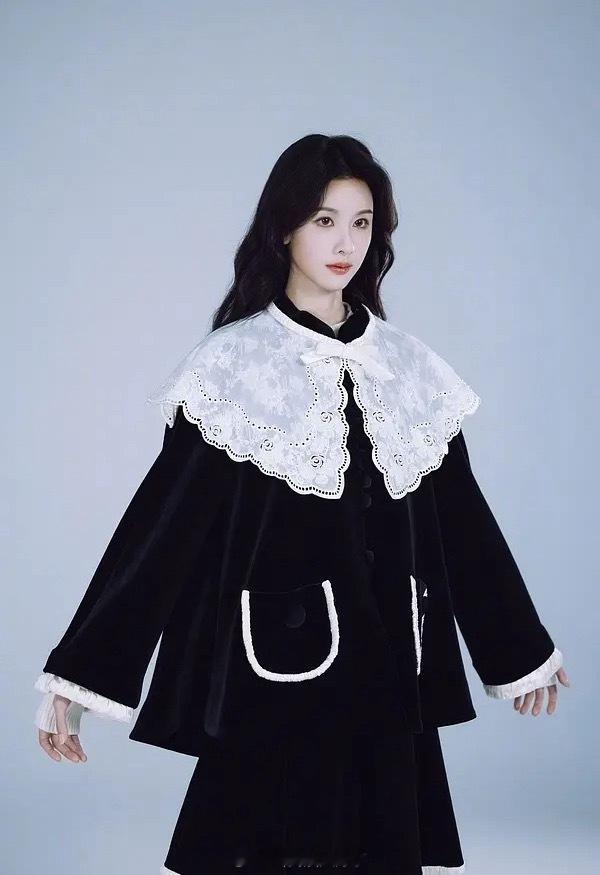 陈都灵《今天也没变成玩偶呢》，作者亲自在千人书粉群认证影视化，看来是作者和读者都