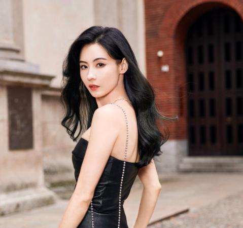 一觉睡醒！张柏芝天塌了！这事儿大家都知道了！张柏芝提到刘青云时，眼里