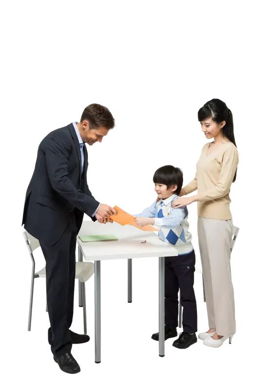 又是教师承担了所有！家长责怪教师不该让自己打印作业、辅导作业，却想要自己孩子成