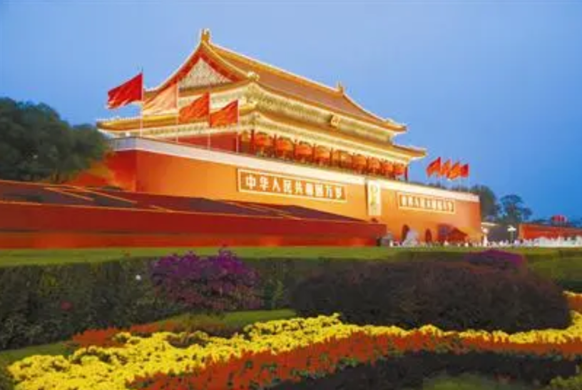 为什么西方敢直接下场招惹俄罗斯，却不敢动中国？因为这两场战争把全世界都打醒了！看