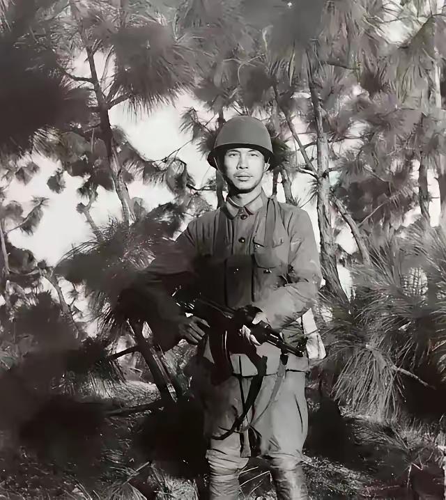 1986年，一个战士要上211高地，临行前，军长亲自给他敬茅台酒，师长则把自己的