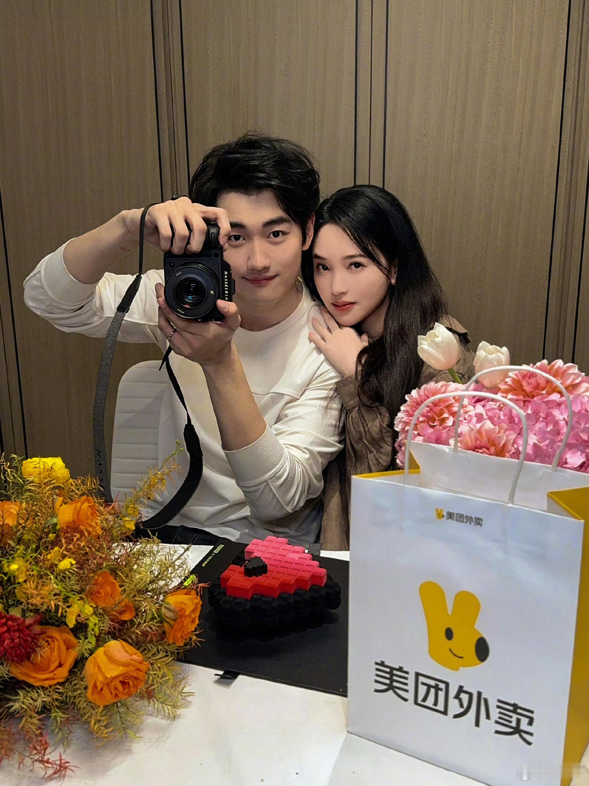 金莎孙丞潇婚后线下好甜以前只知道他们两个年龄差距大，但是看了妻子的浪漫旅行，没想