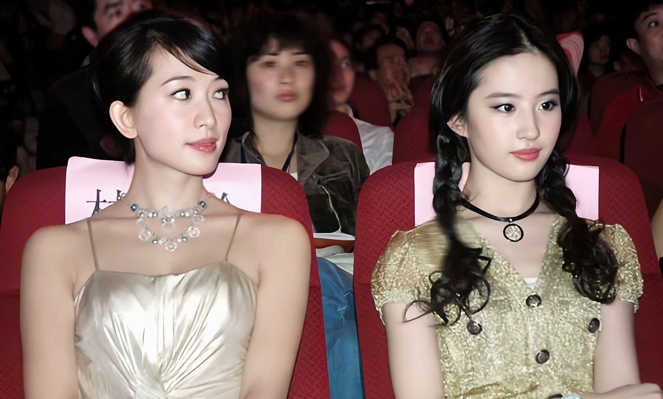 看来一个人长的太漂亮也是一种罪过！对着刘亦菲翻白眼的这个女明星长相气质已经很绝佳