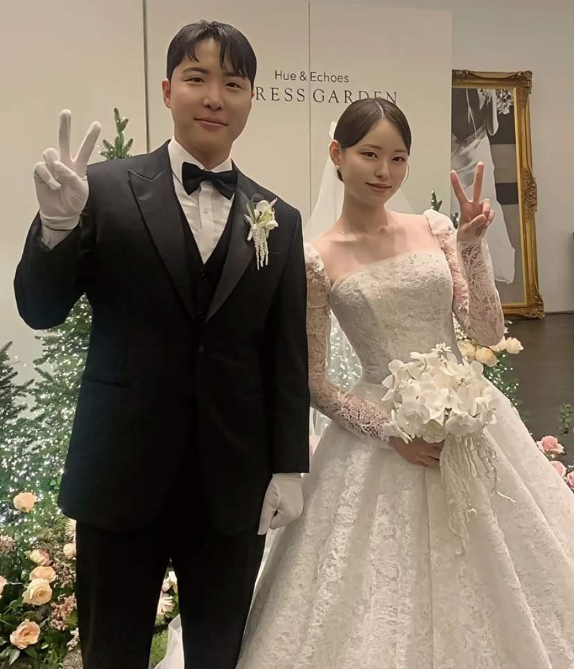韩国乒乓球🏓️名将林仲勋事业家庭双丰收林仲勋的妻子洪艺琳漂亮大气，一直是他
