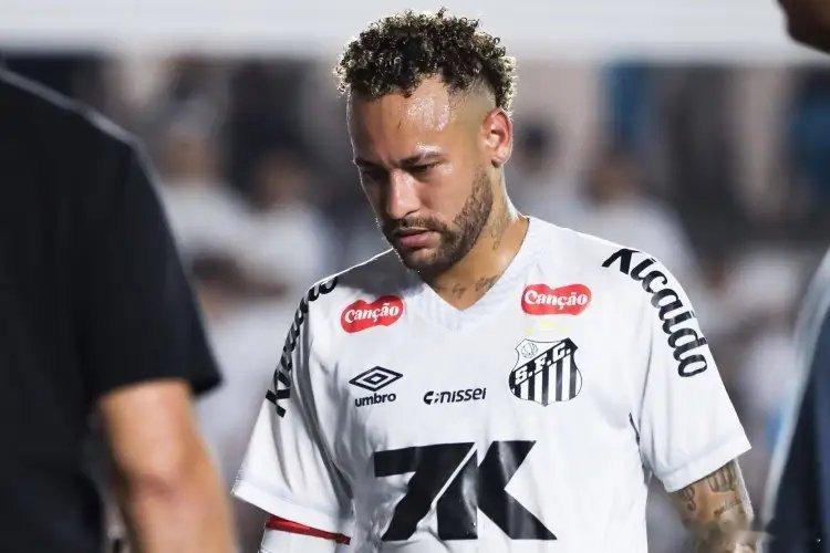 梅罗尚能征战世界杯，内马尔却大概率无缘，西媒表示：即便内马尔努力恢复，希望依然渺