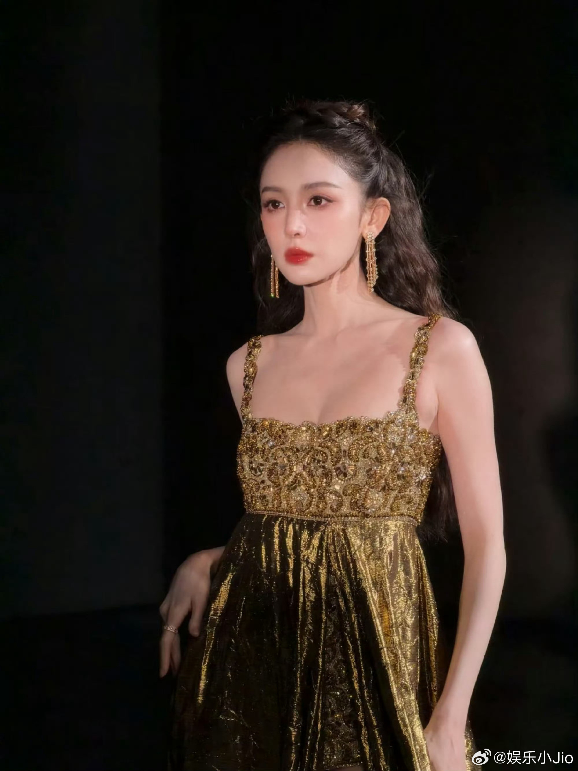 娜扎这套造型师真的很ok啊，把身材优势展示出来了，特别美啊