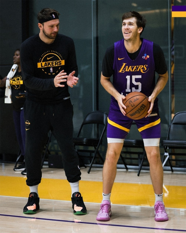 湖人7连胜被终结，这也不是坏事，让大家喘口气。本赛季目前为止，已经赢得挺多的了。