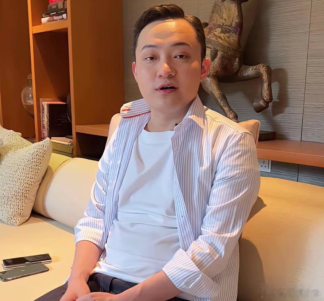 孙宇晨才是把舆论战玩到骨子里的狠人，一般人真想不出这损招那篇小作文最绝的，根本不