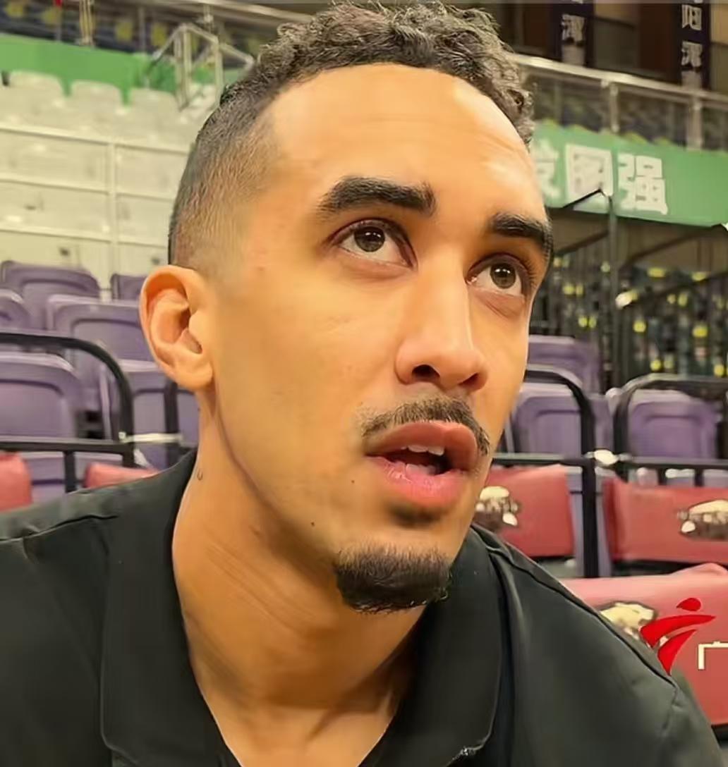 徐杰拿了CBA全明星首周票王，南区第一，总票数还超过了40万张。这票数不是刷的，