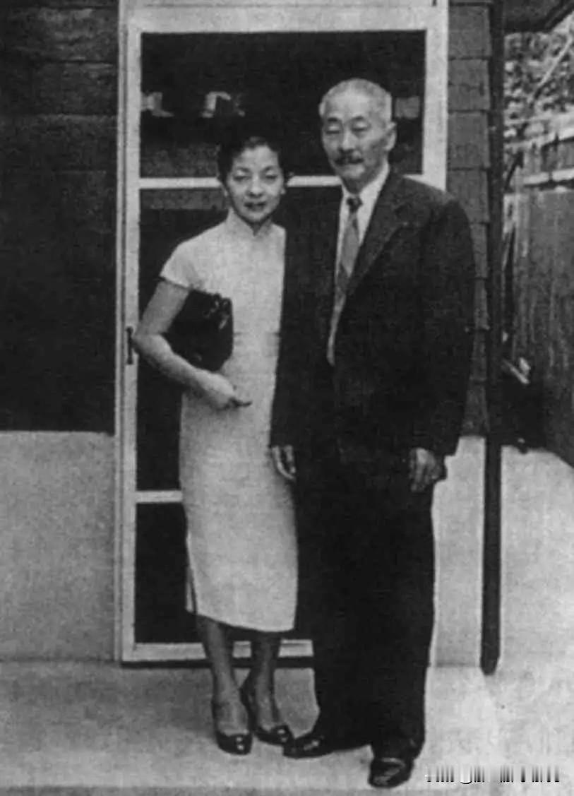 有网友说，打死他都不相信民国四公子，旧上海滩的花花公子卢筱嘉会是拆白党，会沦落到