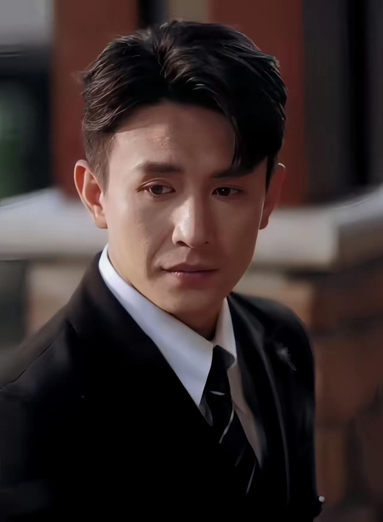 刘萧旭演了七年霸总，观众说像又不像，导演透露了关键秘密。最近看完了刘萧旭新剧《