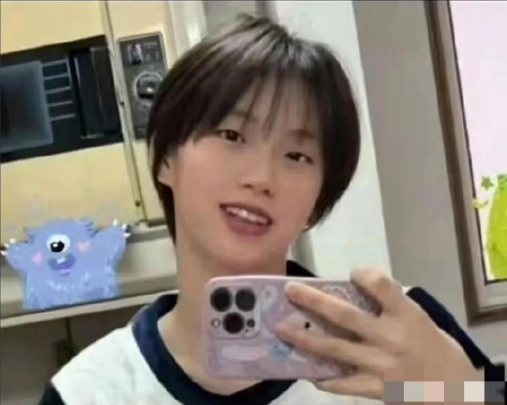 陈芋汐这会儿心里估计挺不是滋味！最近三场跳水世界杯，她在墨西哥拿了419分，加拿