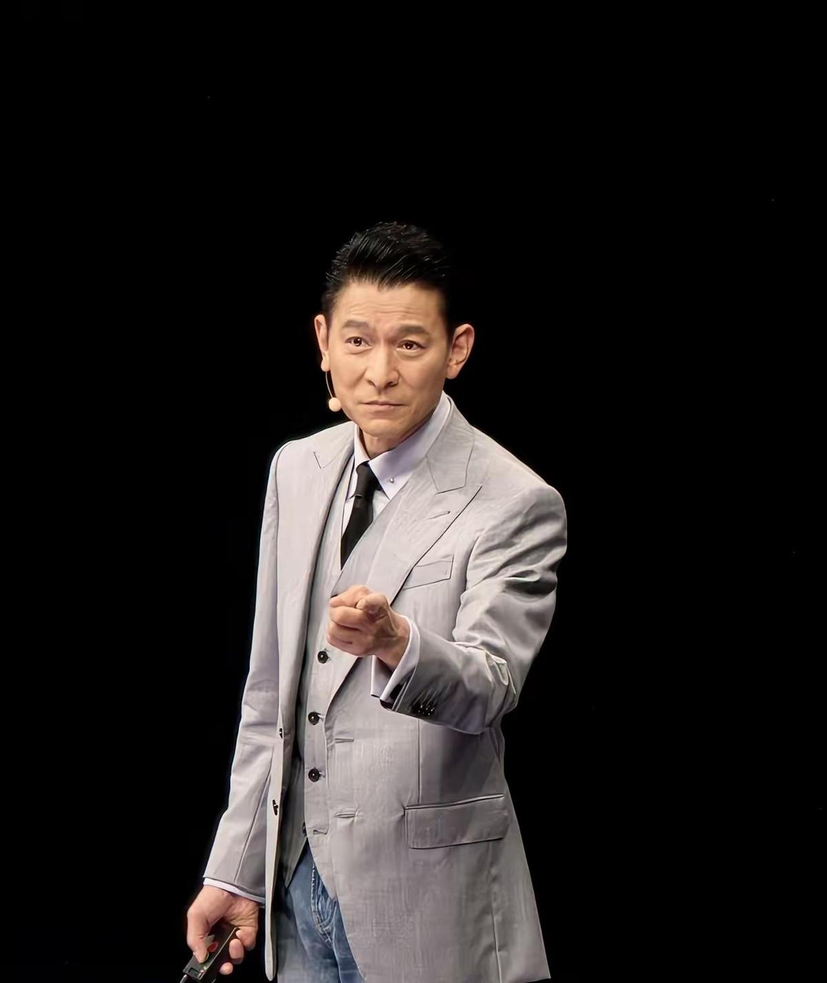 有人盯着刘德华的家产问：干嘛不生个儿子接着管？这话听着像聊八卦，底下全是普通人