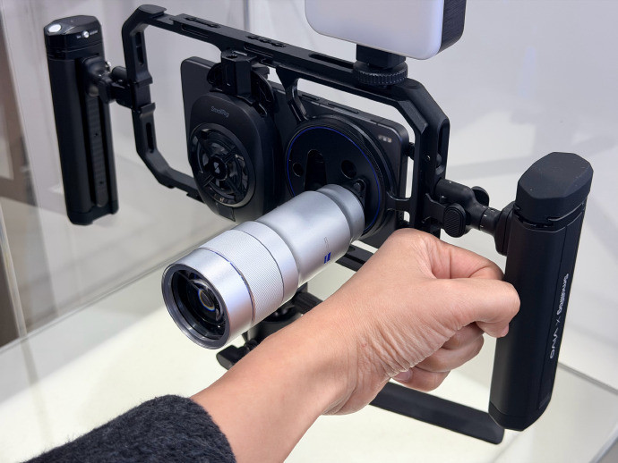 vivo的超大杯X300Ultra在MWC2026曝光了，vivo的高管在