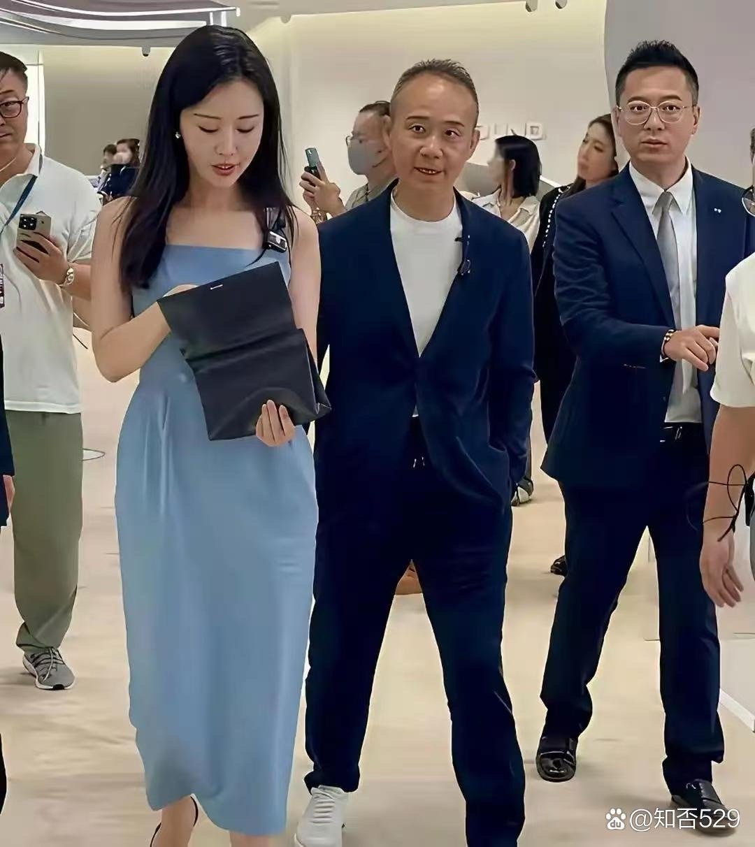 王石老婆这么漂亮是怎么看上他的